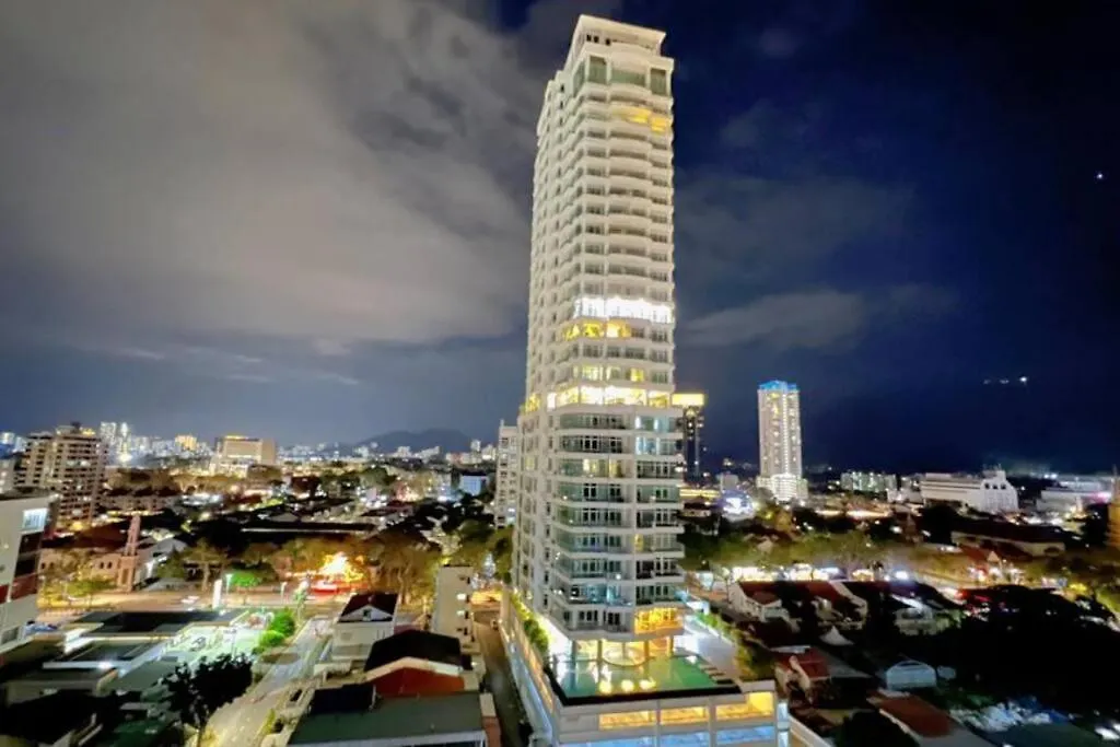 Sunrise@Gurney Spacious 2Br Duplex George Town Apartment