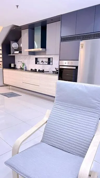 Sunrise@Gurney Spacious 2Br Duplex 乔治敦 公寓